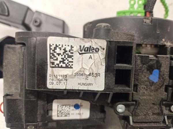 COMMODO RENAULT CLIO 4 - Vue 3